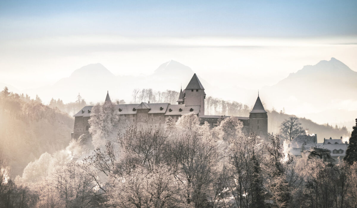 Jugendherberge-Burgdorf-Winter-Aussenansicht-Schweizer_Jugendherbergen